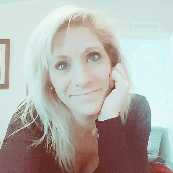 Meet your Posher, Haley - Picture 1 of 1